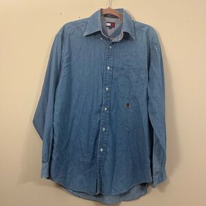 Tommy Hilfiger blue chambray Button Up Shirt men’s M essential streetwear